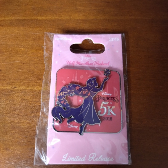 Disney Parks Rapunzel 5k Limited release pin - Picture 2 of 3